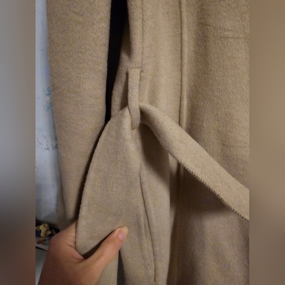 Tahari Wool Coat w/ tie belt - Picture 6 of 12